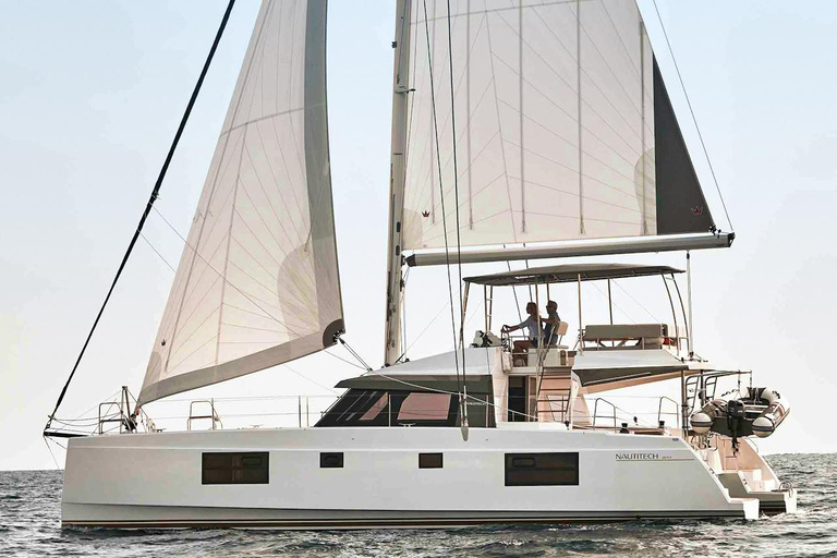 Au départ de La Canée : Excursion en catamaran l&#039;après-midi Dîner/boissons et coucher de soleil