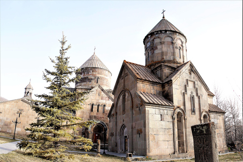 Dagsutflykt med guide till Tsaghkadzor, Kecharis och sjön Sevan