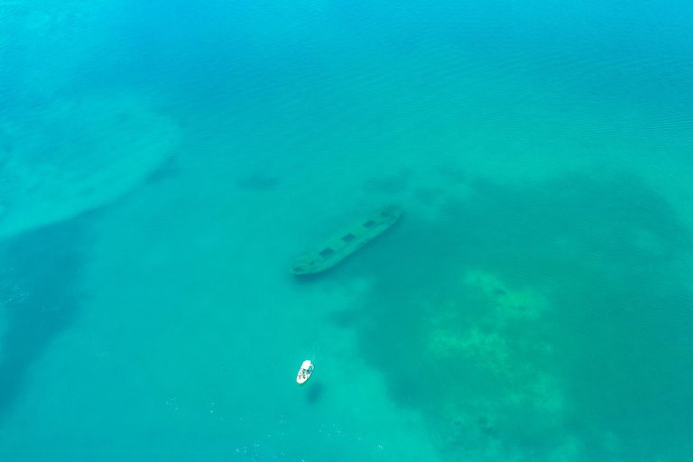Athènes : excursion d&#039;une journée en bateau avec baignade et piscine thermaleAthènes : excursion d&#039;une journée en bateau vers les îles avec baignade