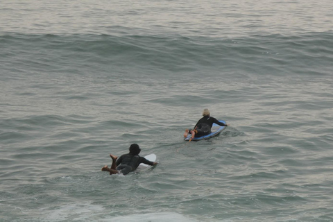 1-on-1 Surf Coaching in Lima – All Equipment Included