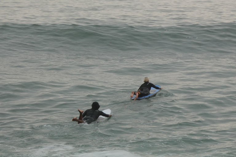 1-on-1 Surf Coaching in Lima – All Equipment Included