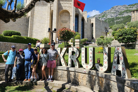 Passeio de um dia por Kruja e Durres saindo de Tirana