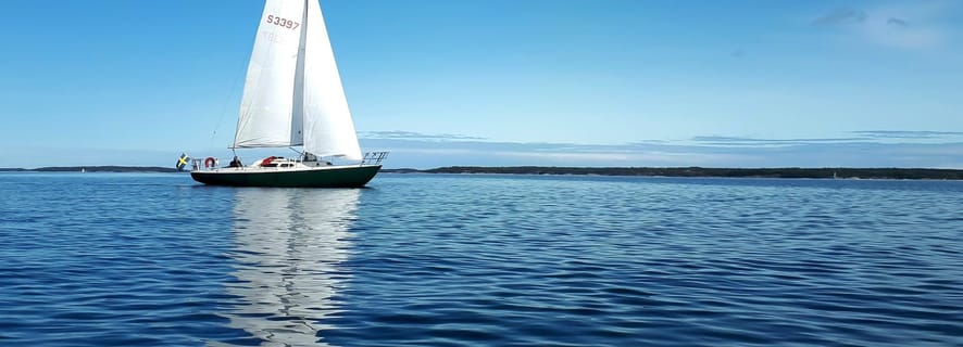 Excursão de dia inteiro à vela pelo arquipélago de Estocolmo