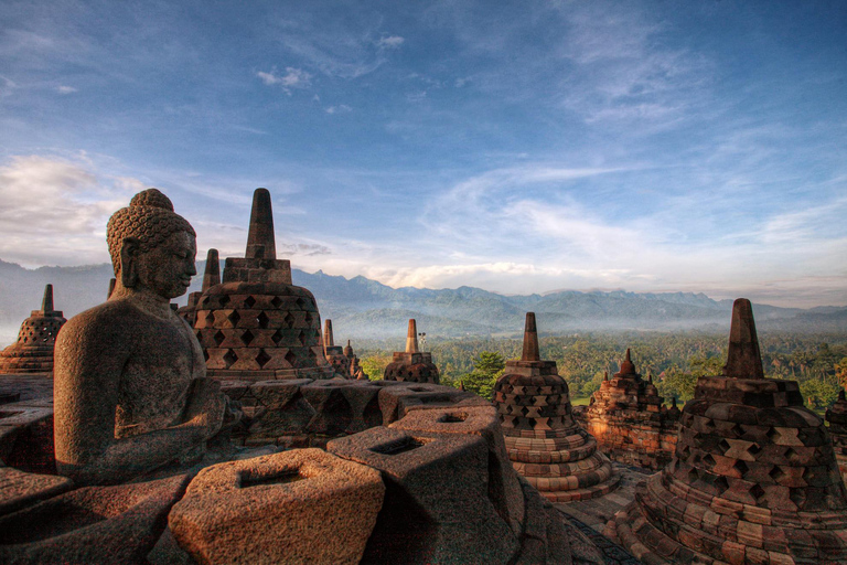 Jakarta: 5-Day Java Tour with Borobudur & Bromo Drop in Bali