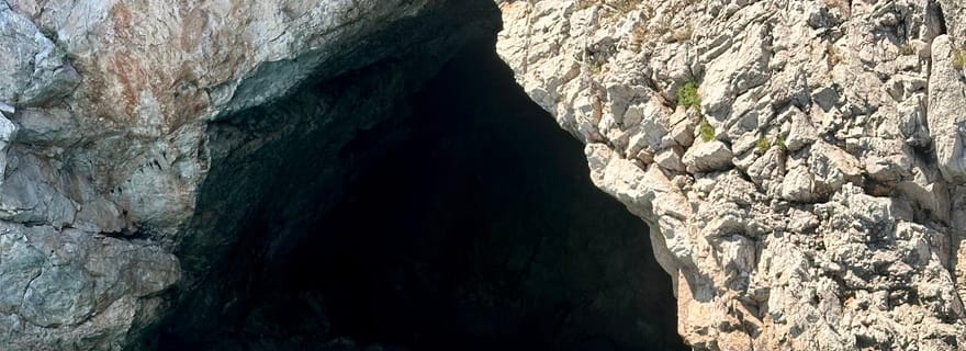 Nice : sortie en bateau sur la Côte d'Azur secrète vers la grotte de Mala avec plongée en apnée