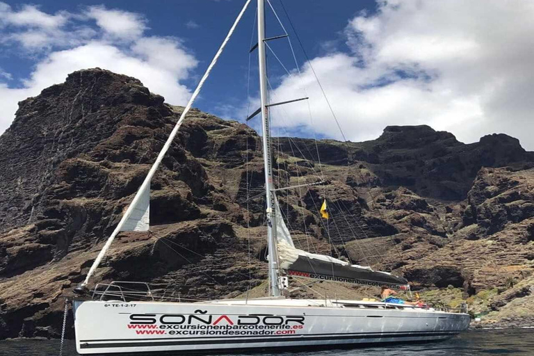 Los Cristianos: Dreamy Small-Group Sailing Trip with Food, Drinks & a Swim Los Cristianos: Soñador Small-Group Sailing Trip with Food, Drinks & a Swim