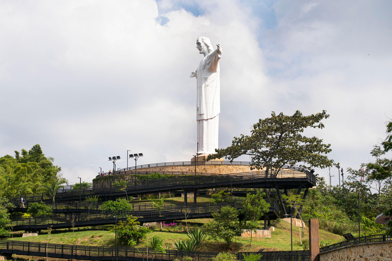 Cali: Cristo Rey Monument with transport