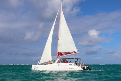 Vanuit Trou D'eau Douce: catamaran-boottocht Île aux CerfsTour met trefpunt