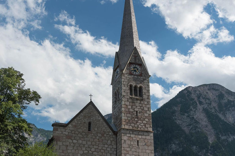 Van Praag naar het adembenemende Hallstatt: privétour van 1 dag