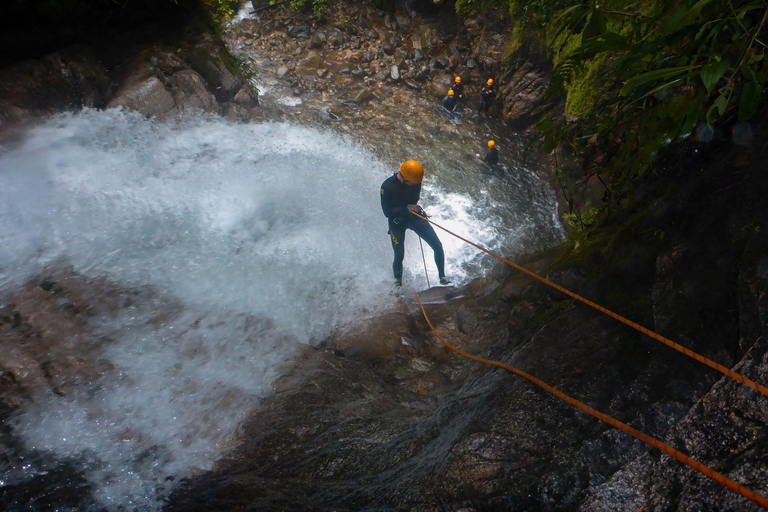 Baños de Agua Santa: Canyoning extremo em Cashaurco