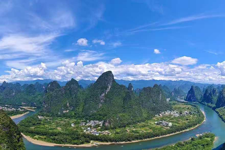 Guilin: Reed Flute Cave, Li River Cruise & Night Show Tour