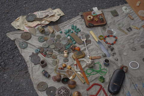 Hangzhou Ghost Market Adventure: Antique Hunt & Bargain