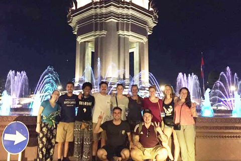 جولة سير في بنوم بنه: التاريخ والثقافة والفن وطعام الشوارع