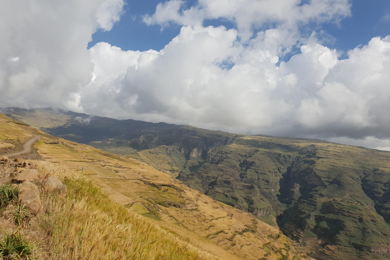 Etiopia Najlepsze 16-dniowe wycieczki, trekking w góry, wulkan, plemiona16 dni góry Simien, depresja Danakil, plemię Omo Vallely