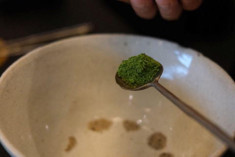 Busan: incenso coreano della serenità, tè e meditazioneBusan: incenso coreano, tè e meditazione