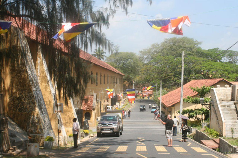 Galle: E-Bike Tour of Galle Fort and City with Guide