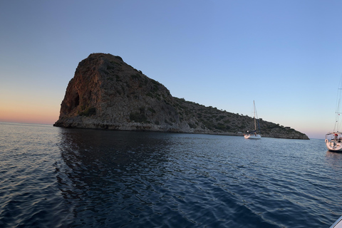 Chania: Private Sunset Powerboat Tour with Swim Stop