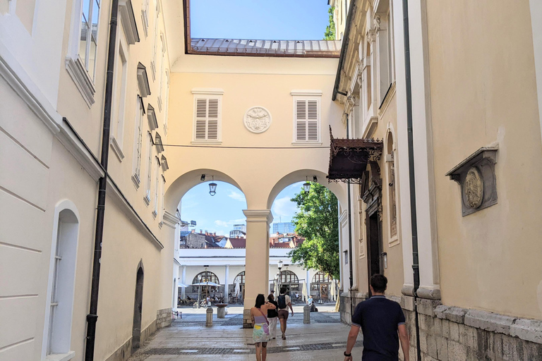 Ljubljana: Romantiska Gamla stan guidad tur på upptäcktsfärd