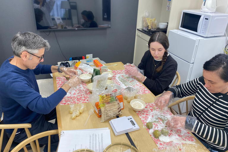 Kyoto: Mochi dessert Making & Tea Tasting Workshop