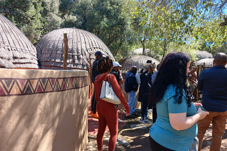 Lesedi: Vila Cultural e experiência de dança tribal