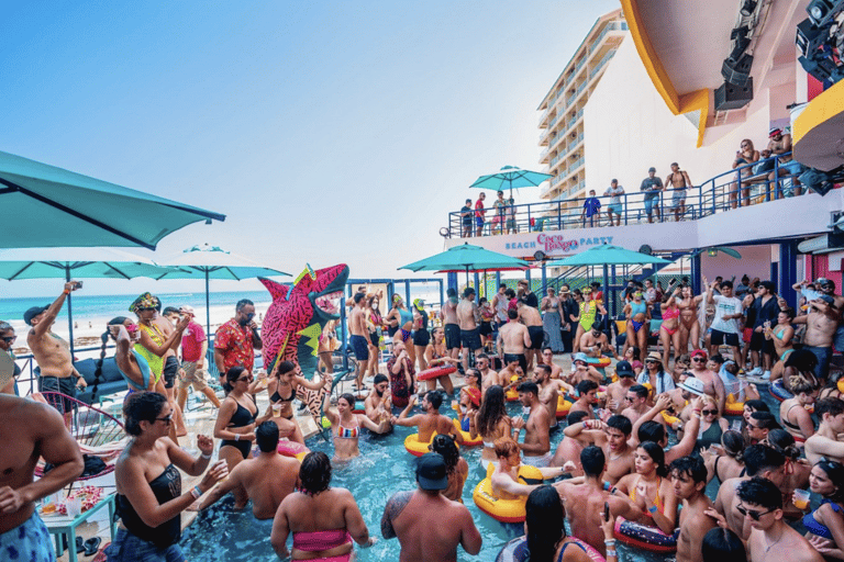 Cancun: Party Passport z wejściem do klubu VIP i promocjami na drinki