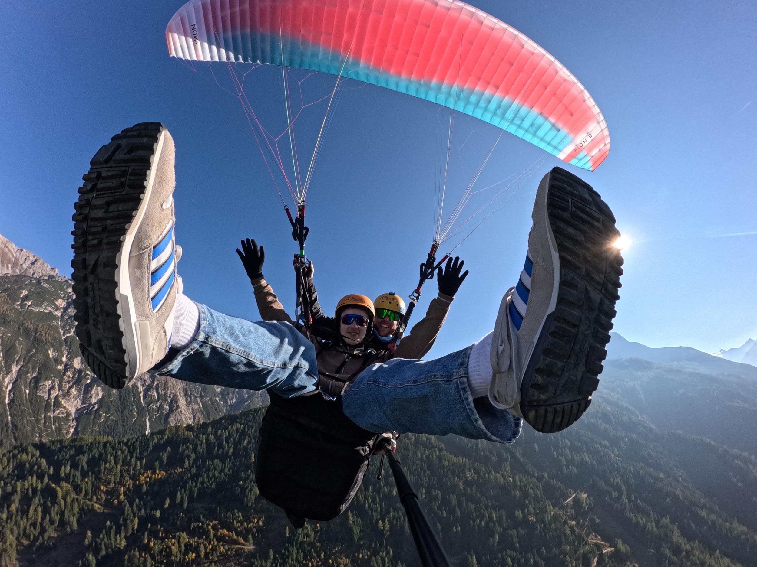 Neustift im Stubaital: Tandem-Gleitschirmflug mit Panoramablick