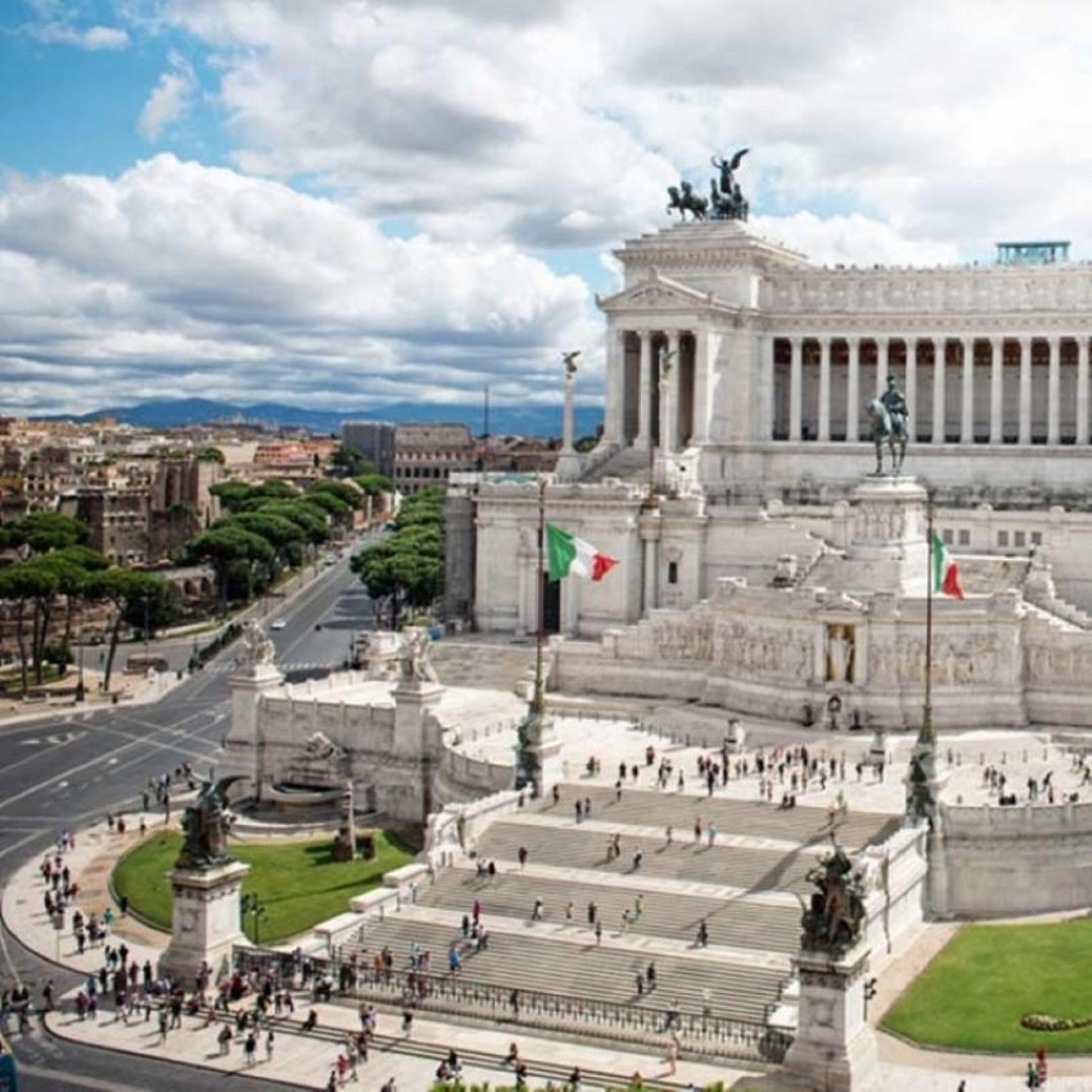 Rome: Vittoriano with Rooftop & Palazzo Venezia Hosted Entry