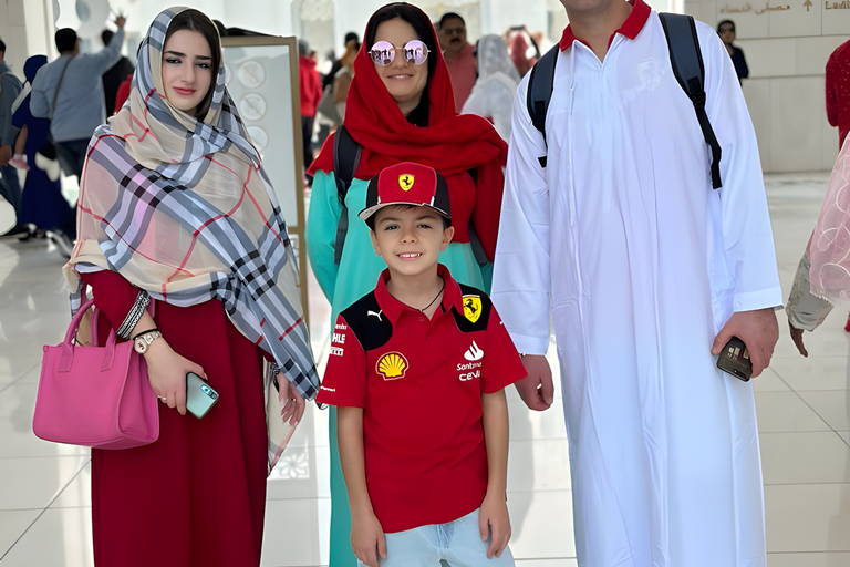 Excursion d&#039;une jounée complète à Abu Dhabi - Grande mosquée, musée du Louvre et plus encoreExcursion d&#039;une journée à Abou Dabi : grande mosquée, musée du Louvre et plus 