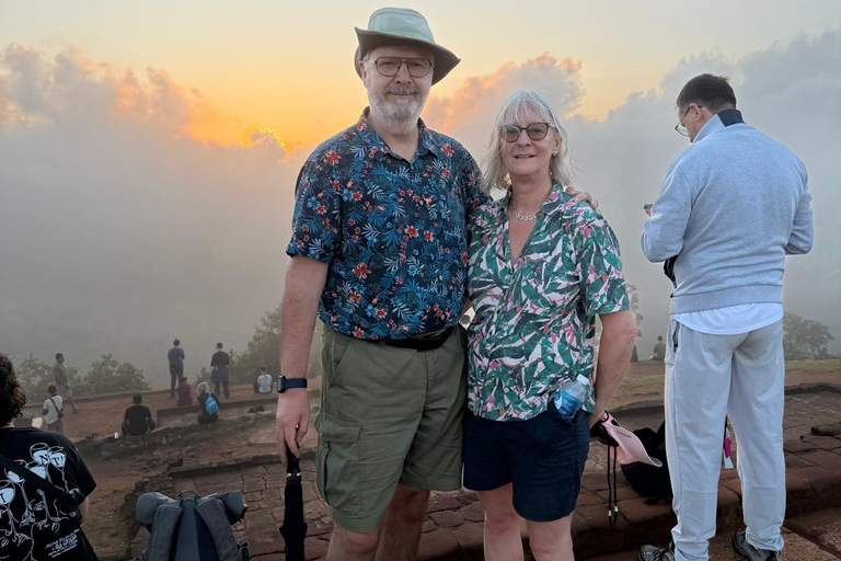 Colombo: Private Transfer to Sigiriya, Dambulla, or Kandy