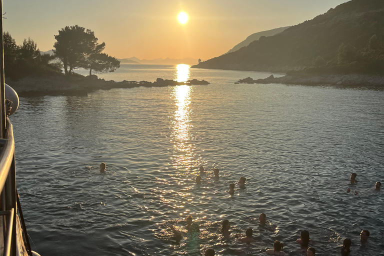 Dubrovnik: Sunset Boat Party with DJ & Blue Lagoon Swim Stop