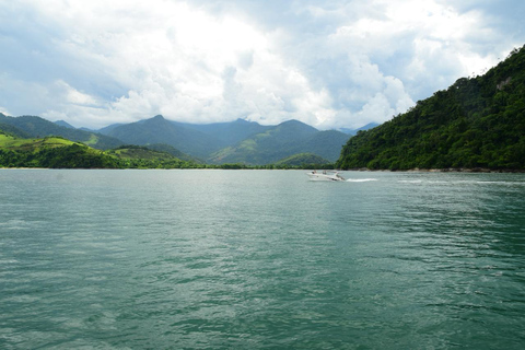 Paraty: Exclusive North Route Poseidon Boat Tour