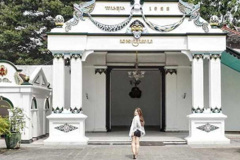 Laboratorio di batik a Yogyakarta e tour culturale della cittàWorkshop sul batik di Yogyakarta e tour culturale della città