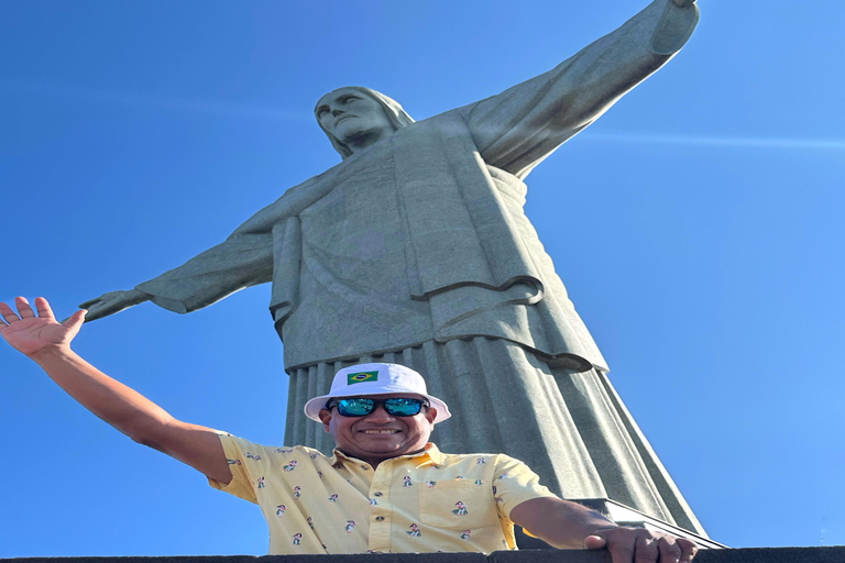 Sunrise Rio Tour: Christ the Redeemer + Mirante Dona Marta + Selarón