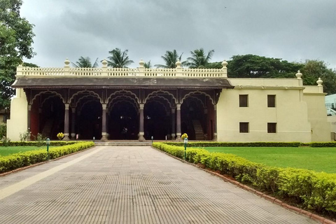 Old Bangalore Walking Tour: Palace, Fort, Temples & Market