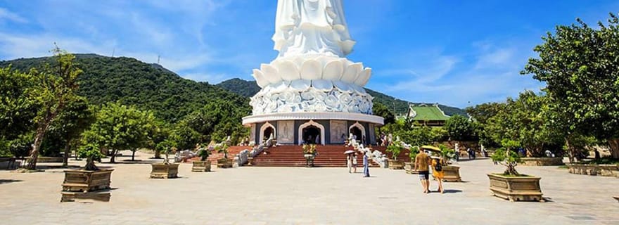 Voiture privée avec chauffeur à Hué pour un voyage et un transfert personnalisés