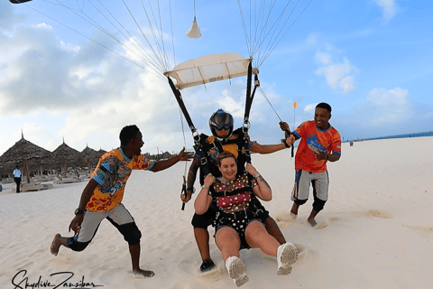 Skydive Zanzibar - Paracaidismo en tándemParacaidismo en Zanzíbar