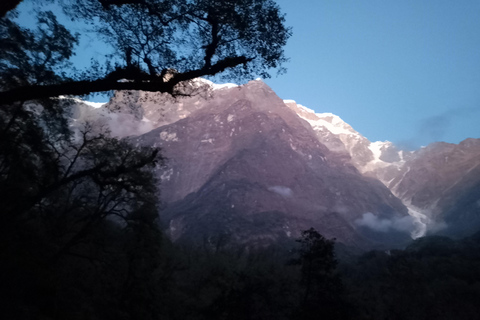 Trek van Pokhara naar Dudhpokhari via Thurju &amp; Thurjudanfe Kharka