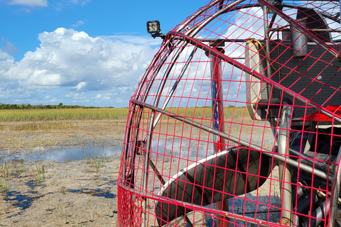 Everglades: boat tour with transportation& entrance included