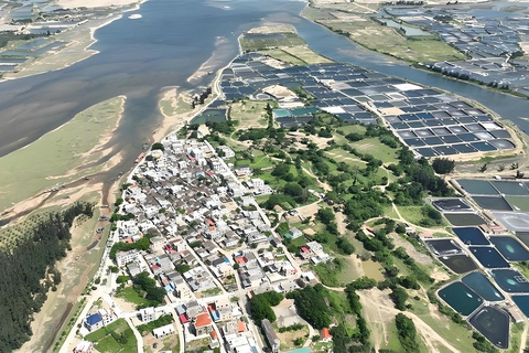 Hainan: Xiantian Village, Junling Temple, & Qizi Bay Tour