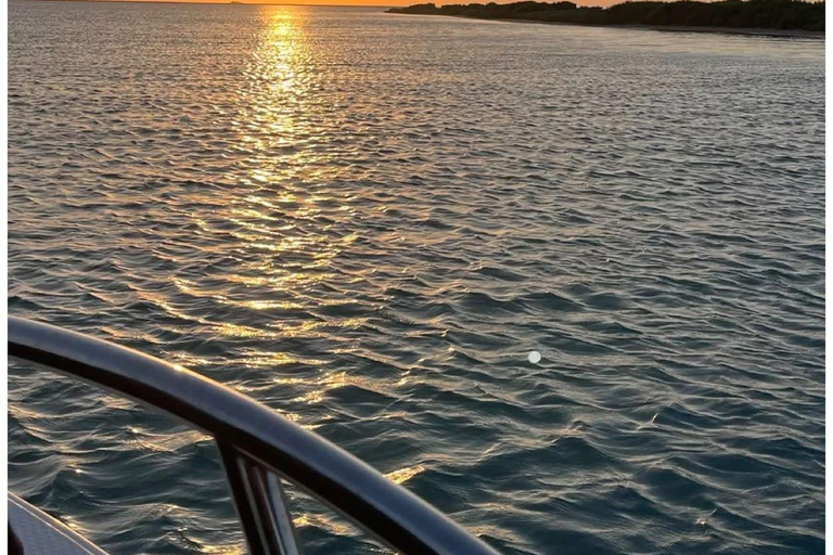 Muscat: Private Sunset Cruise with Refreshments