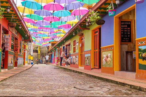 Medellin: Guatape el peñol med båt, frukost och lunch.