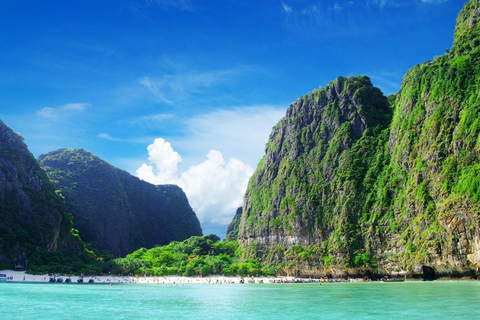 Phuket: Phi Phi Islands Day Trip with Meals & Transfer