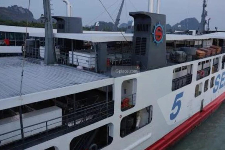 Koh Samui : Ferry et transfert en van vers Phuket