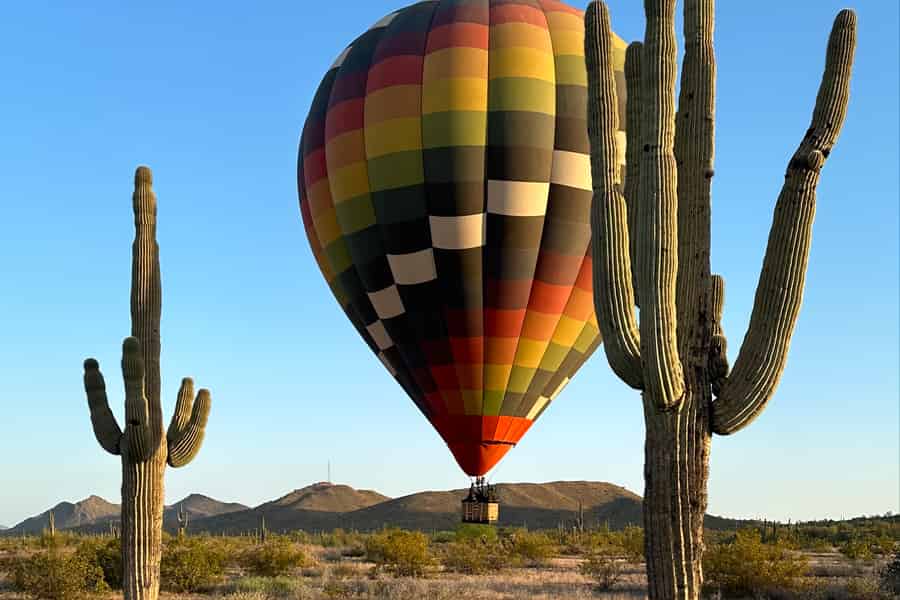 Epische Sonoran Sunrise Ballonfahrt. Foto: GetYourGuide Epische Sonoran Sunrise Ballonfahrt. Foto: GetYourGuide