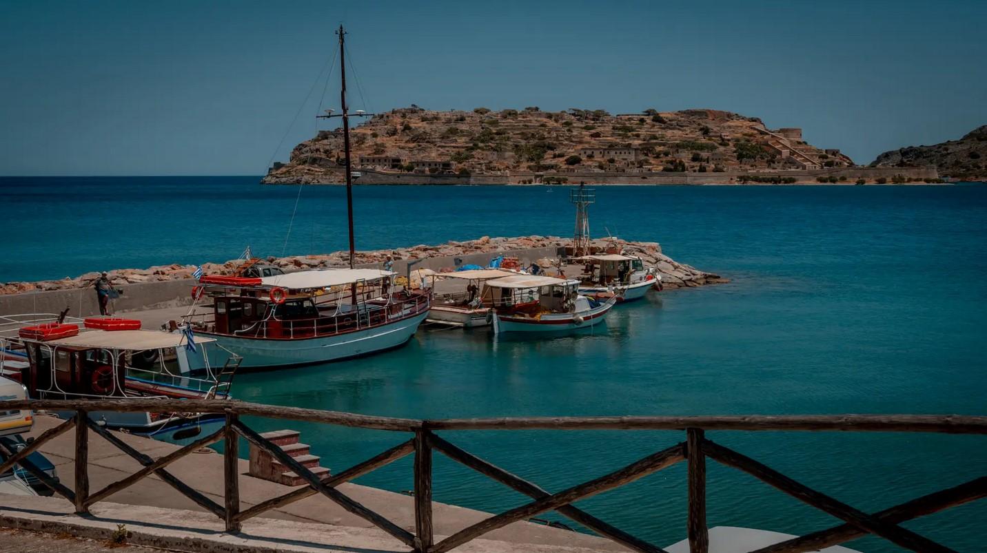 Ab Iraklio: Tour nach Spinalonga mit Barbecue und Agios Nikolaos