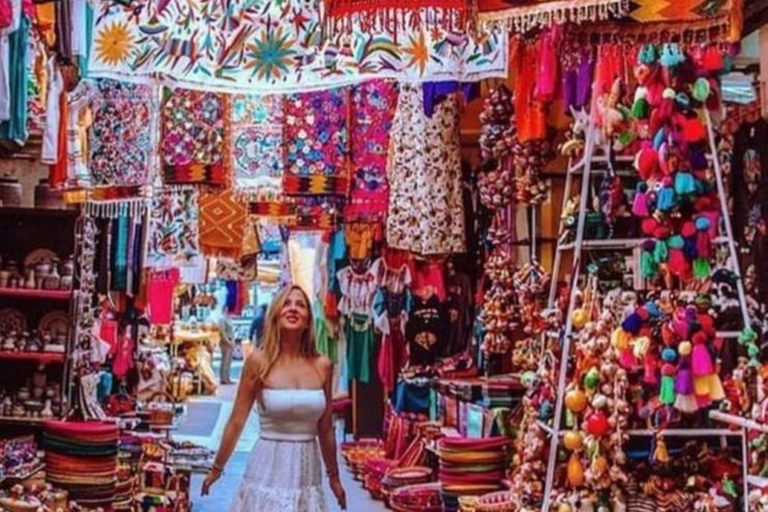 Agra: Half-Day Guided Shopping Tour With Car+Guide & Tuk-Tuk