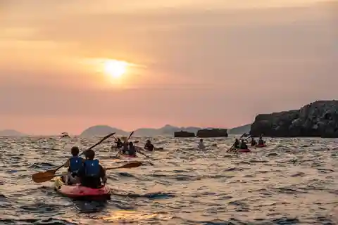 Dubrovnik: Seekajak Tour bei Sonnenuntergang mit Fruchtsnack und Wein