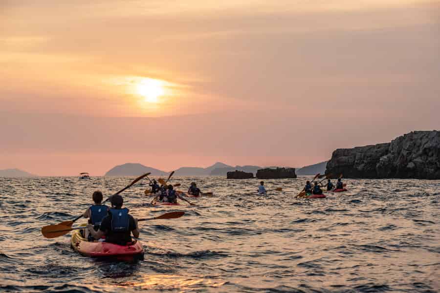 Dubrovnik: Seekajak-Tour bei Sonnenuntergang. Foto: GetYourGuide Dubrovnik: Seekajak-Tour bei Sonnenuntergang. Foto: GetYourGuide