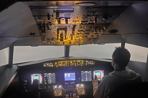 Adelaide: VIP Boeing 737 Flight Simulator Experience Half Day Flight Simulator Experience based on the Boeing 737
