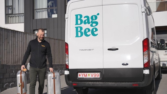 Visit Luggage delivery to KEF airport in Reykjavik, Iceland